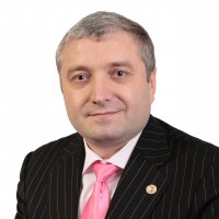 Диетолог Бобровский рассказал, что для борьбы со стрессом следует есть ягоды, фрукты и зелень
