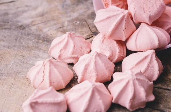 Перечислены вредные популярные продукты, которые нельзя давать детям