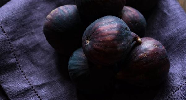 Свежий или сушеный инжир: где больше пользы и как не перебрать с калориями (рецепты)