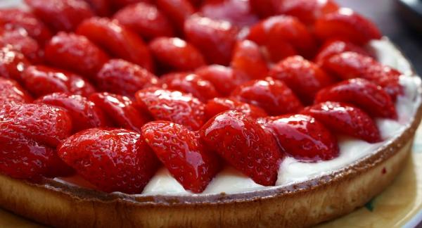 Десерты с ягодами: как приготовить вкусно и легче, чем обычные сладости