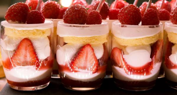 Десерты с ягодами: как приготовить вкусно и легче, чем обычные сладости
