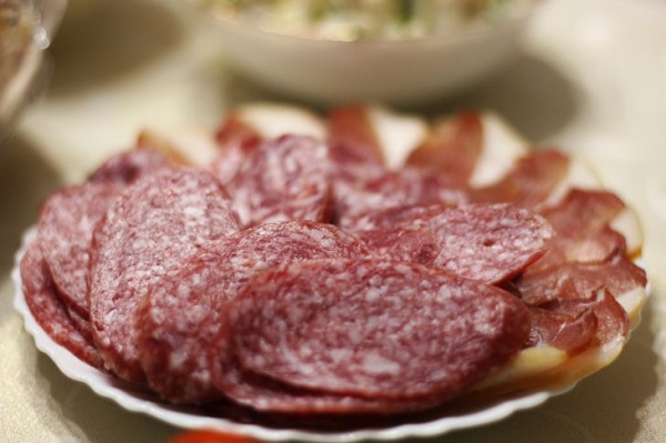 Врач назвала продукты, которые надо убрать из рациона, чтобы сохранить здоровье
