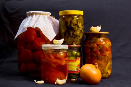 Нутрициолог рекомендовала полностью исключить соленья из&nbsp;рациона